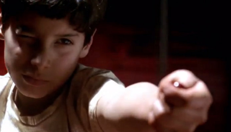 Zurdo: cuando un juego de canicas exhibe la podredumbre social 