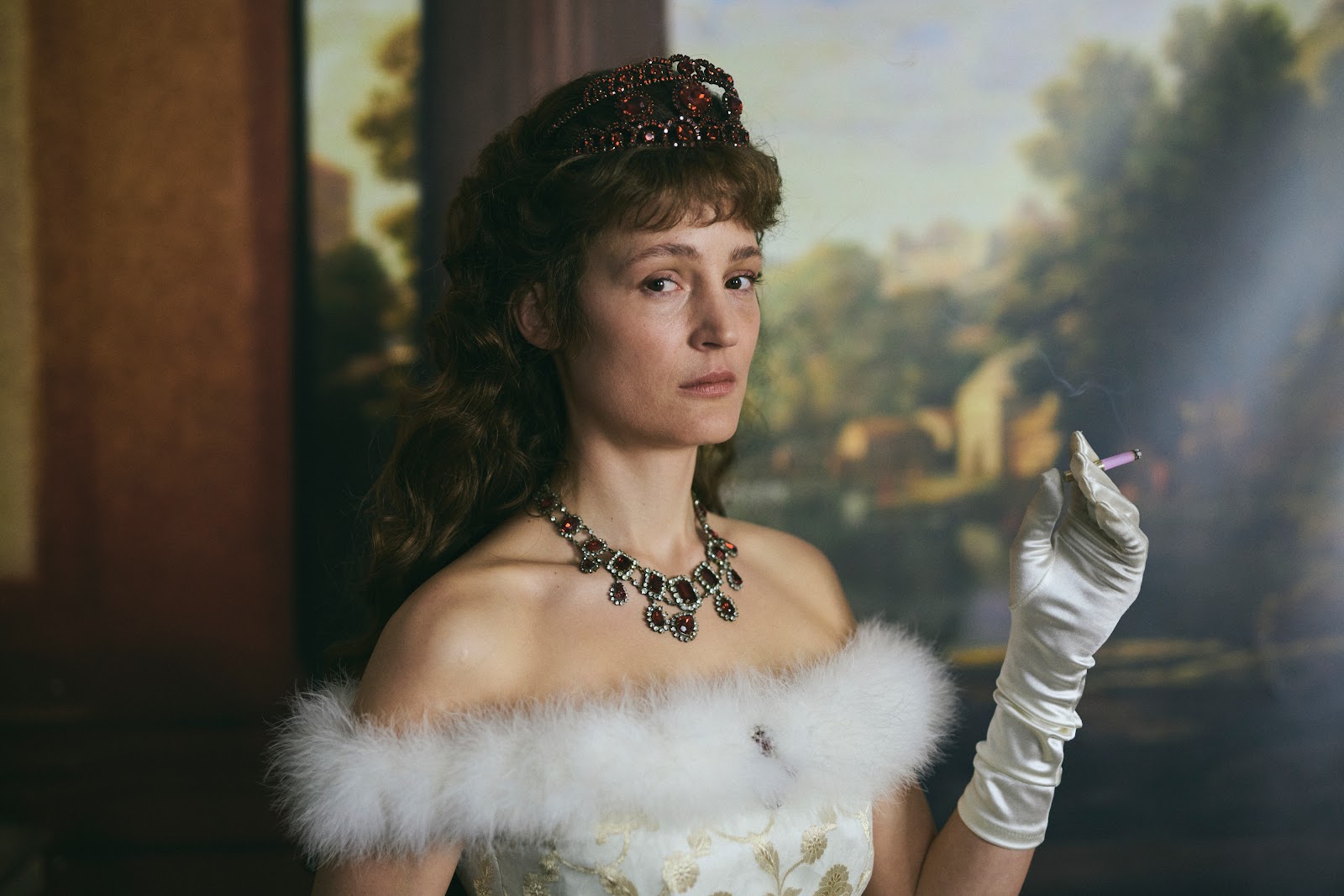 Corsage: personajes históricos rescatados por la ficción | Crítica 2 Corsage: personajes históricos rescatados por la ficción | Crítica