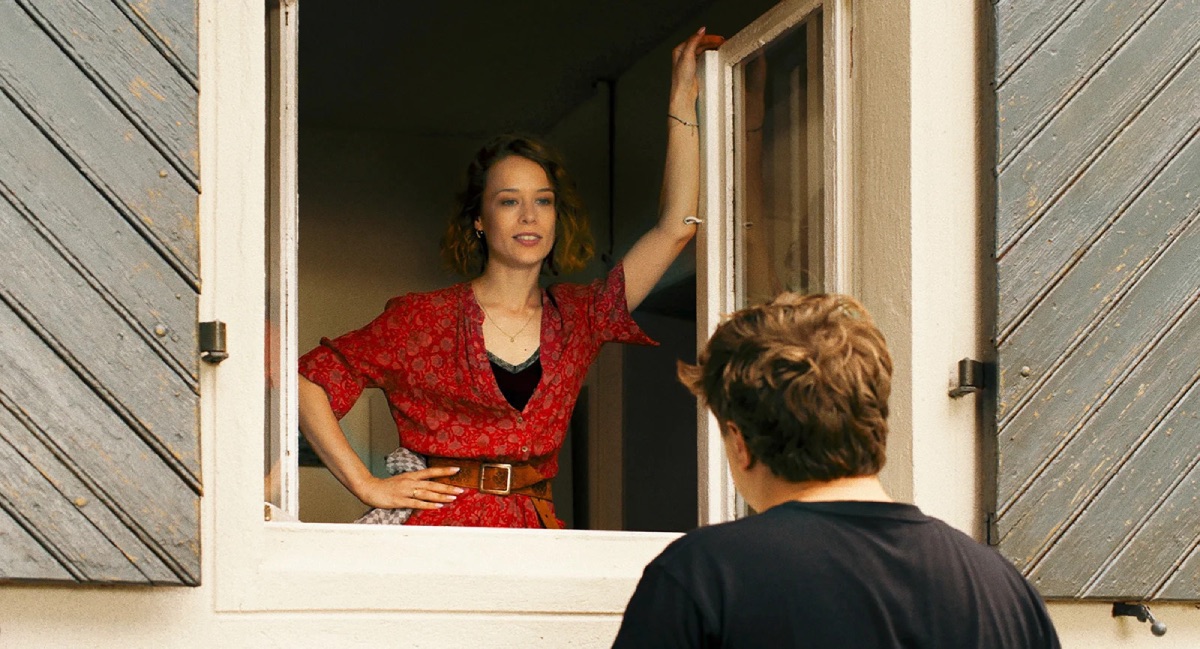 Cielo Rojo: una comedia sobre trasnochados hombres cultos