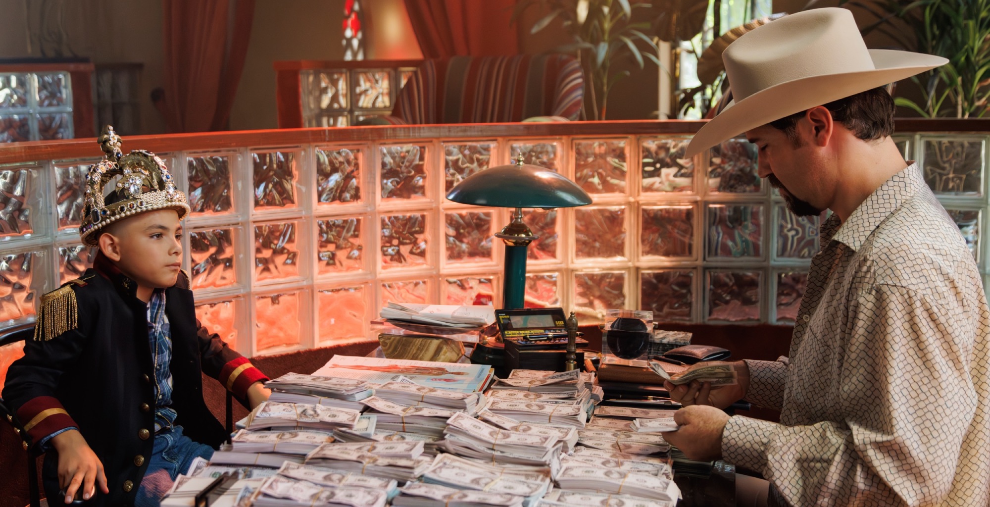 Fiesta en la Madriguera: humor negro convertido en comedia ingenua