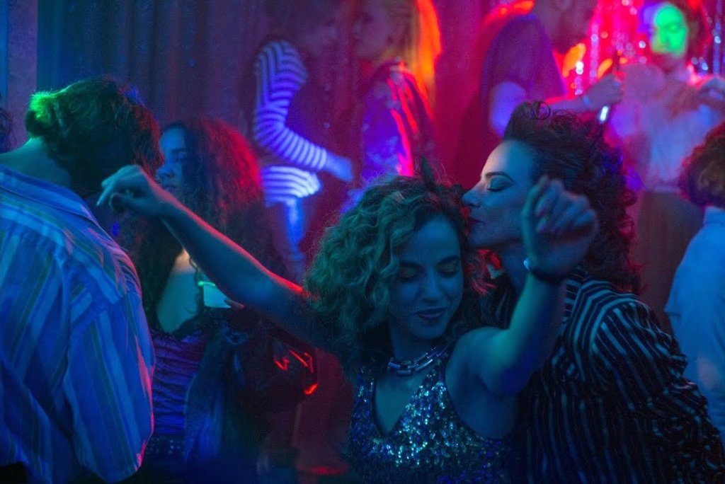 'Tengo que morir todas las noches': la fuerza y calidez de una tribu