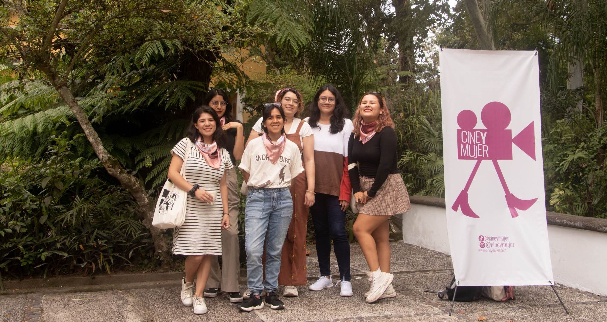 “No esperen a sentirse completamente listas”: Ingrid Jigar (de Cine y Mujer) invita a las mujeres a contar sus historias 5 Cine y mujer entrevista con ingrid jigar 1 e1786474799846